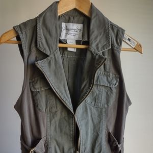 American rag utility vest